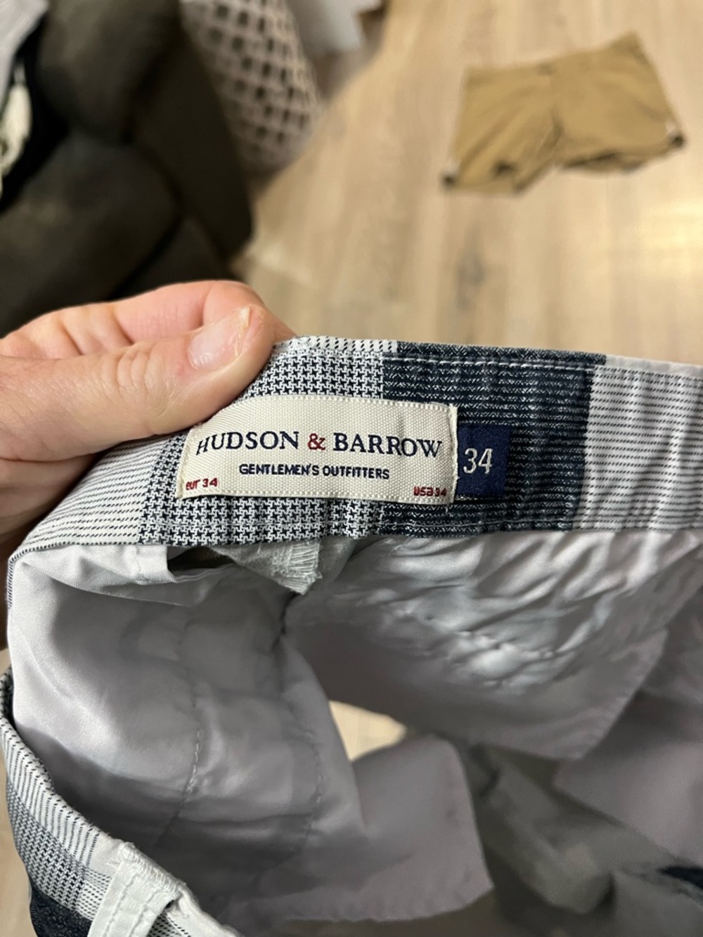 Hudson and barrow men’s size 34 Black & White Plaid Men’s Shorts NWOT - Picture 2 of 3